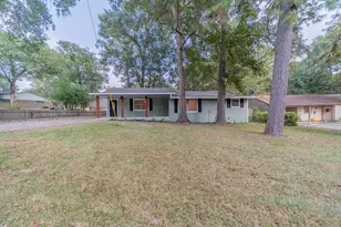 5739 Skylane Dr, Montgomery, TX 77316 - Photo 2