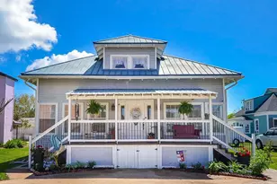 205 Main St, Palacios, TX 77465 - Photo 1