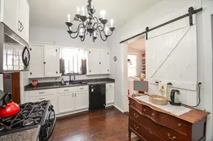 205 Main St, Palacios, TX 77465 - Photo 10