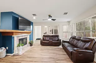 91 Alden Glen Dr, The Woodlands, TX 77382 - Photo 12