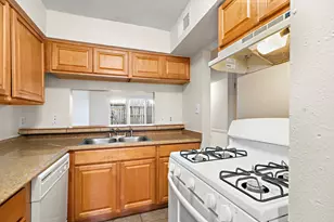 711 Holiday Dr, Galveston, TX 77550 - Photo 4