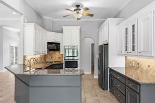 167 April Waters Dr W, Conroe, TX 77356 - Photo 16