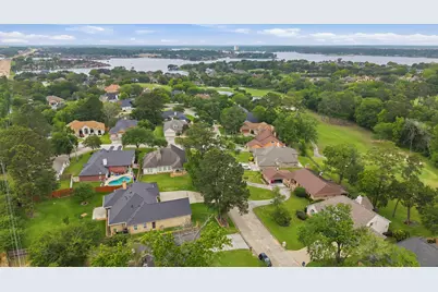 167 April Waters Drive W, Conroe, TX 77356 - Photo 42
