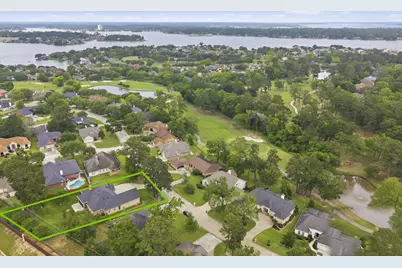 167 April Waters Drive W, Conroe, TX 77356 - Photo 44