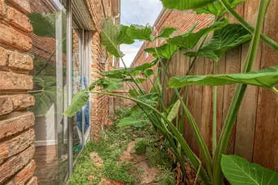 2121 Fountain View Drive #15, Houston, TX 77057 - Photo 24
