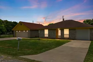 314 Rorem Ave, Palacios, TX 77465 - Photo 2