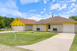 314 Rorem Ave, Palacios, TX 77465 - Photo 1