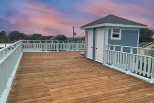 4013 Ave N 1/2, Galveston, TX 77550 - Photo 2