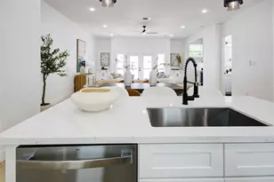 1214 W 24th St, Houston, TX 77008 - Photo 12