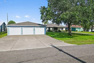 9926 Ocean Dr, Beach City, TX 77523 - Photo 4