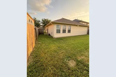 8018 Sesame Street, Baytown, TX 77521 - Photo 20