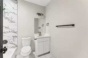 8221 Flaxman St, Houston, TX 77029 - Photo 16