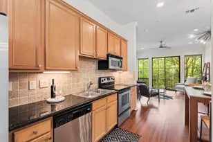 118 McGowen St, Houston, TX 77006 - Photo 12