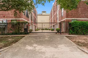 118 McGowen St, Houston, TX 77006 - Photo 2