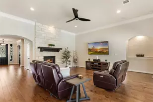 514 Carriage View Ln, Houston, TX 77336 - Photo 6
