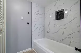 8421 Hearth Dr, Houston, TX 77054 - Photo 16