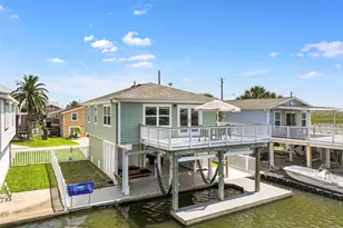 16716 Tahiti Way, Jamaica Beach, TX 77554 - Photo 2