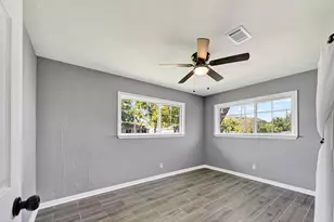 1925 Palm St, La Marque, TX 77568 - Photo 30