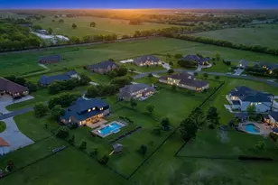 8906 Majesty Ln, Richmond, TX 77469 - Photo 2