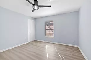 8413 Safeguard St, Houston, TX 77051 - Photo 12