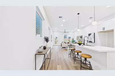 5028 Creekmont Drive, Houston, TX 77091 - Photo 10