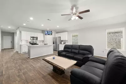 8007 Tamarind Lane, Baytown, TX 77521 - Photo 14