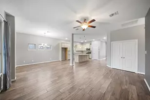 262 Pleasant Hl Wy, Conroe, TX 77304 - Photo 14