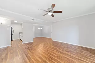 3085 Walnut Bend Ln, Houston, TX 77042 - Photo 4