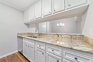 3085 Walnut Bend Ln, Houston, TX 77042 - Photo 2
