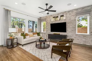 405 Kinley Oaks Dr, Houston, TX 77079 - Photo 2