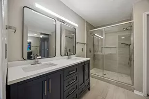 7350 Kirby Dr, Houston, TX 77030 - Photo 12