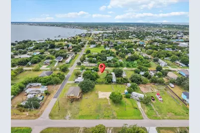 1047 10th Street, Dickinson, TX 77539 - Photo 8