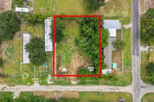 1047 10th St, Dickinson, TX 77539 - Photo 1