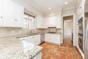 251 Gessner Rd, Houston, TX 77024 - Photo 18