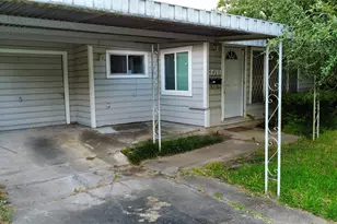 3711 S Wayside Dr, Houston, TX 77023 - Photo 2