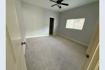 2410 Ranna Ct, Sugar Land, TX 77498 - Photo 10
