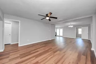 210 S 6th St, La Porte, TX 77571 - Photo 12