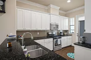 1114 W 25th St, Houston, TX 77008 - Photo 16