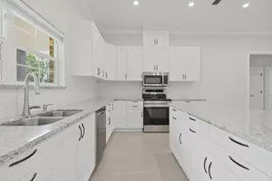 3418 Shadowcrest Ln, The Woodlands, TX 77385 - Photo 6