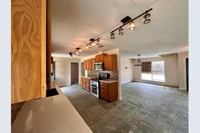 10 Forrest Lane, Angleton, TX 77515 - Photo 8