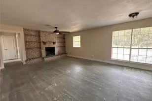 10 Forrest Ln, Angleton, TX 77515 - Photo 6