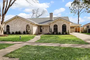 7715 Twin Hills Dr, Houston, TX 77071 - Photo 2