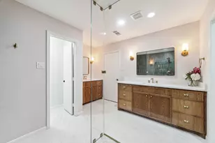 7715 Twin Hills Dr, Houston, TX 77071 - Photo 28