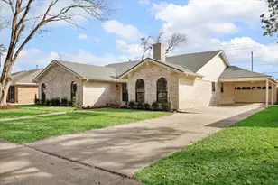 7715 Twin Hills Dr, Houston, TX 77071 - Photo 8