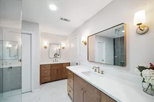 7715 Twin Hills Dr, Houston, TX 77071 - Photo 18