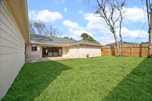 7715 Twin Hills Dr, Houston, TX 77071 - Photo 4
