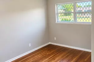 5859 Thrush St, Houston, TX 77033 - Photo 8