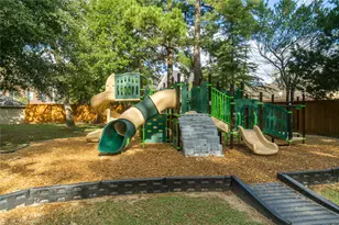 726 Thistlewood Dr, Houston, TX 77079 - Photo 34