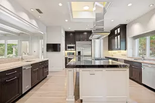 10989 Crooked Creek Dr, Dallas, TX 75229 - Photo 18