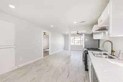 3305 Stallings Drive, Houston, TX 77088 - Photo 14